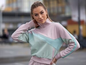 modna kobieta w dresach wassyl