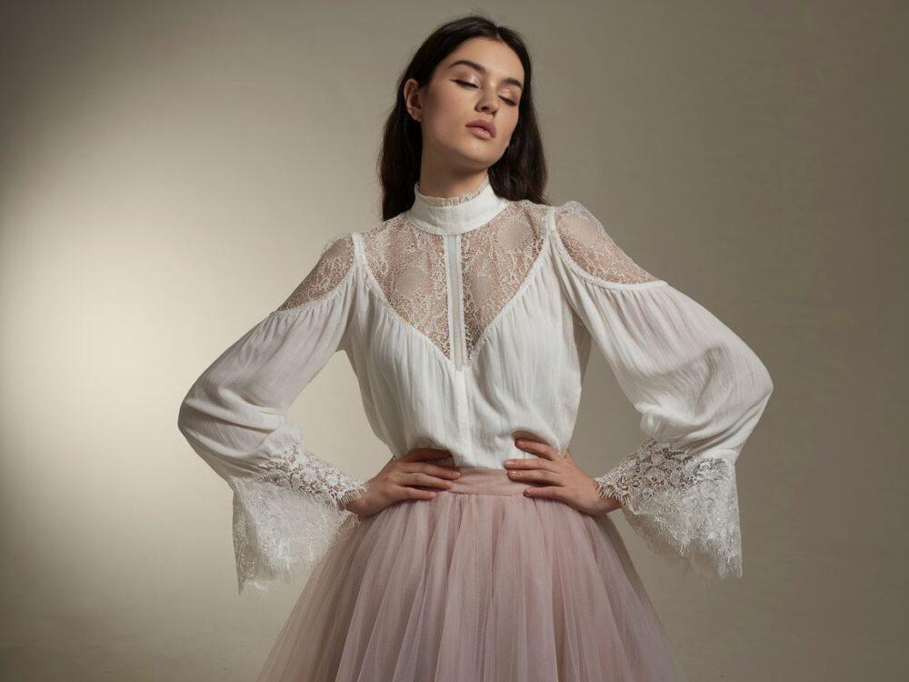 stylizacja z tiulową spódnicą